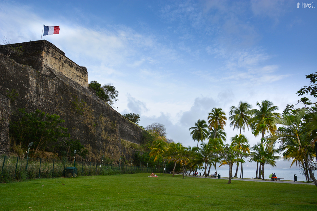 Le fort. Форт де Франс Мартиника. Форт сент-Енар (Франция). Форт де Рувер. Мартиника (столица — фор-де-Франс).